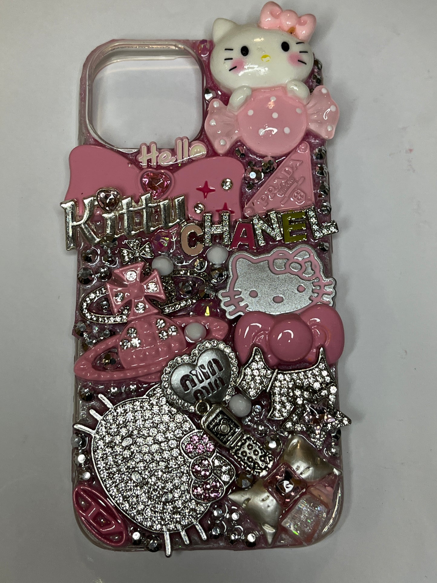 iPhone 13 14 15 compatible junk case for a girl.