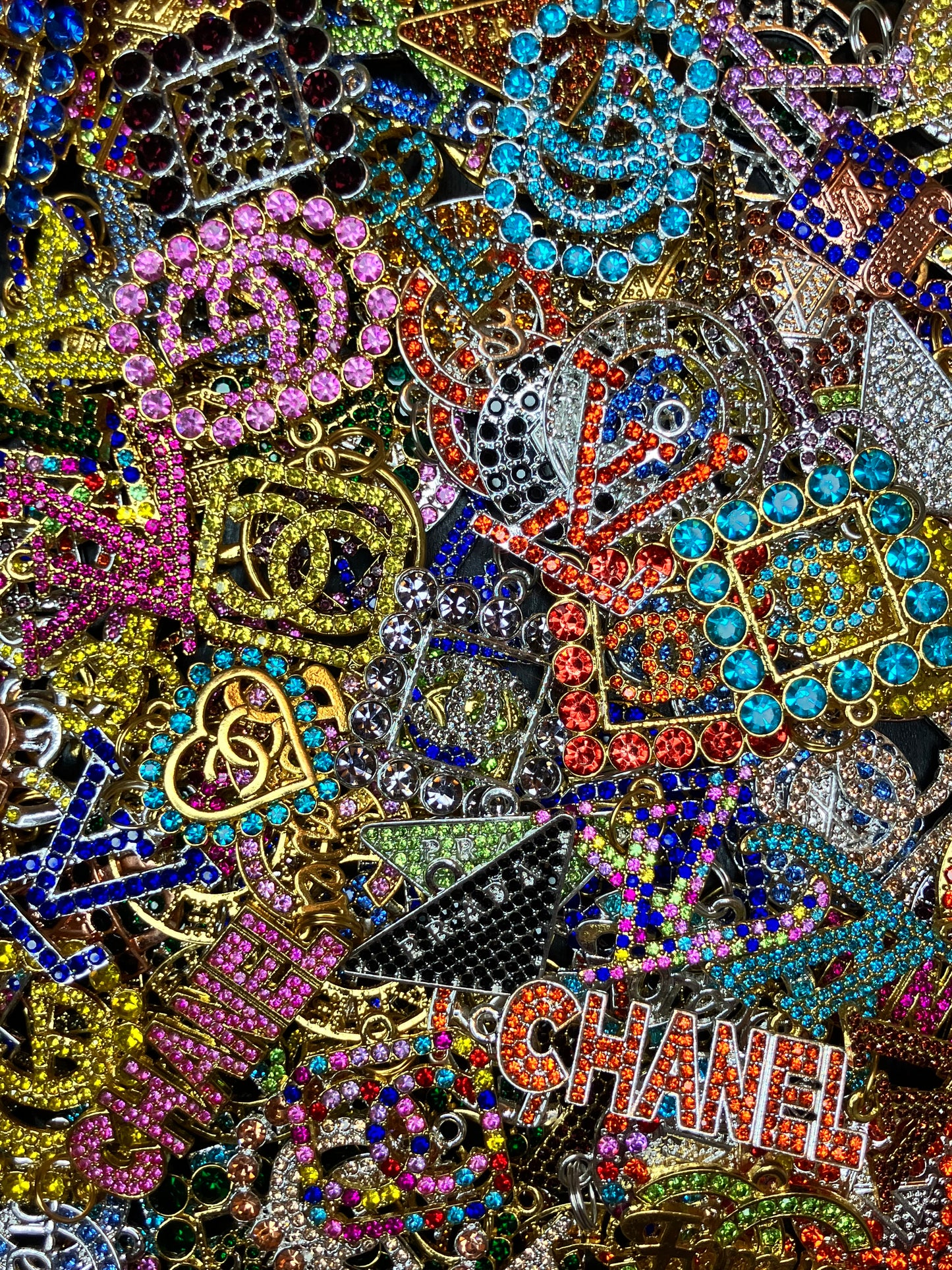 10 piece Fashion color bling random mixed bracelet charms