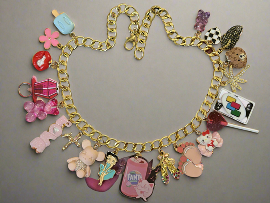Gold junky necklace